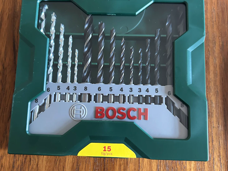 Borsett til tre, metall og mur - x-line sett med 15stk