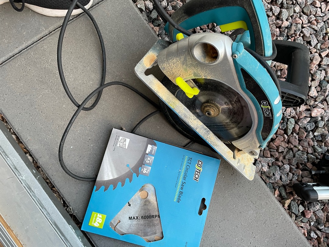 Cirkelsåg med 2 klingor 