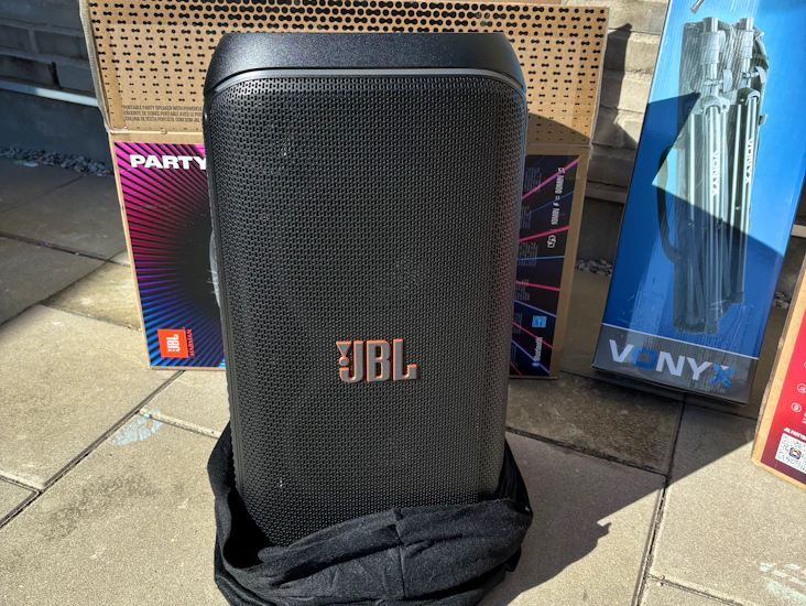 Högtalare 2 st jbl partybox 120 med stativ