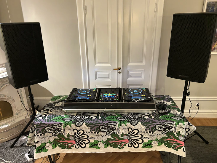 Dj-set + högtalare