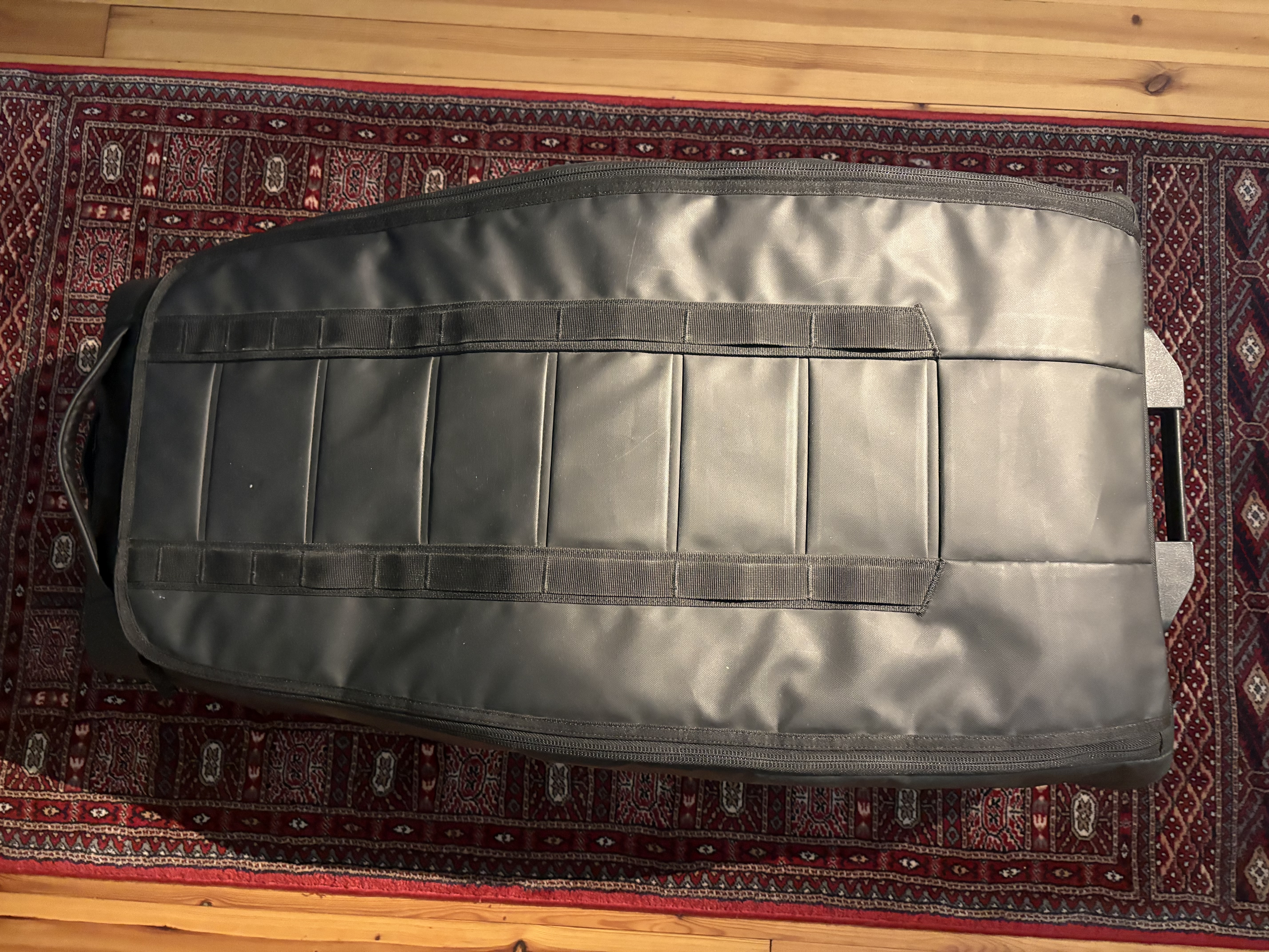 Douchebag | hugger roller bag 90l