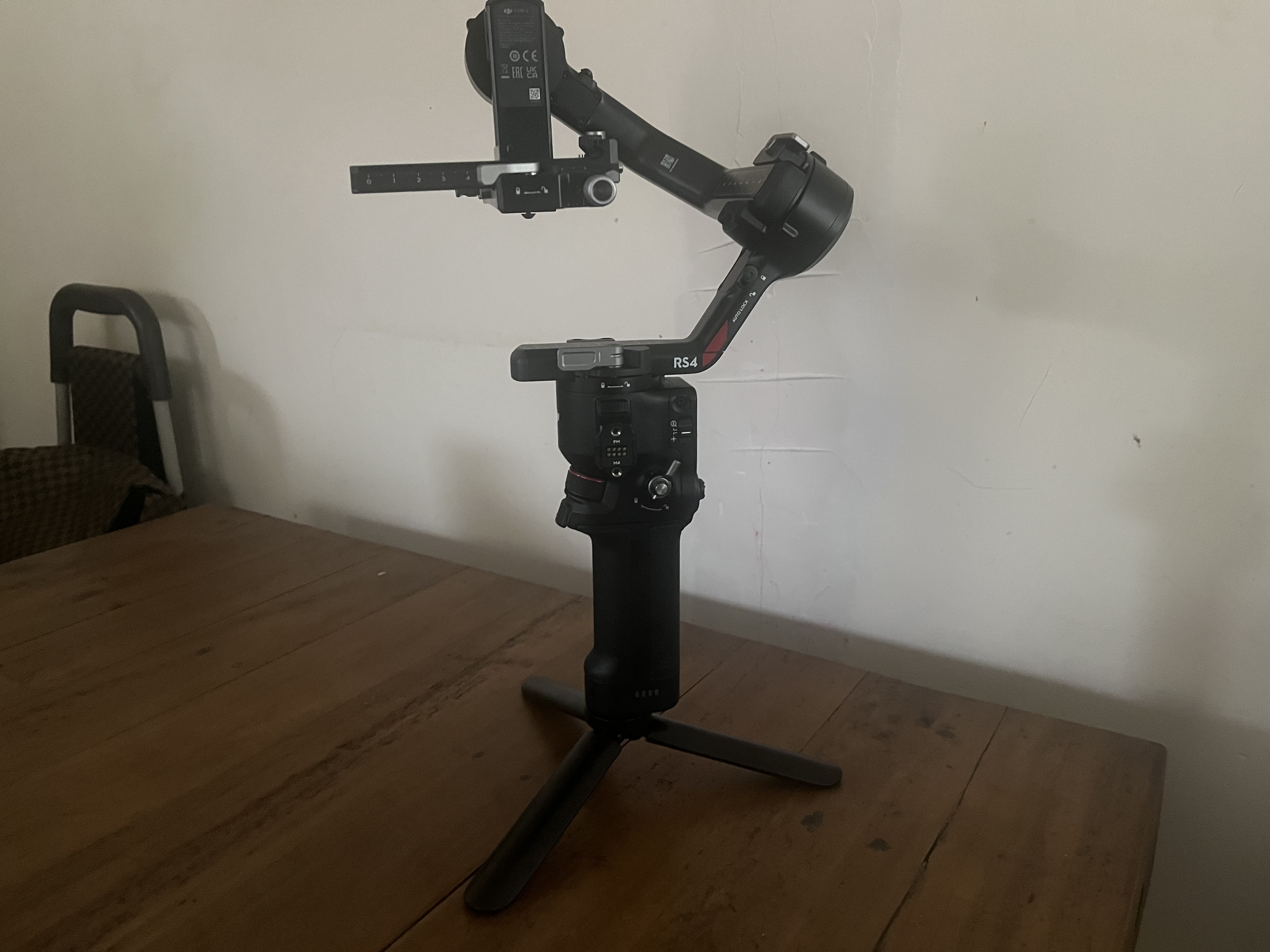 Dji rs 4, 3-axis gimbal stabilizer 