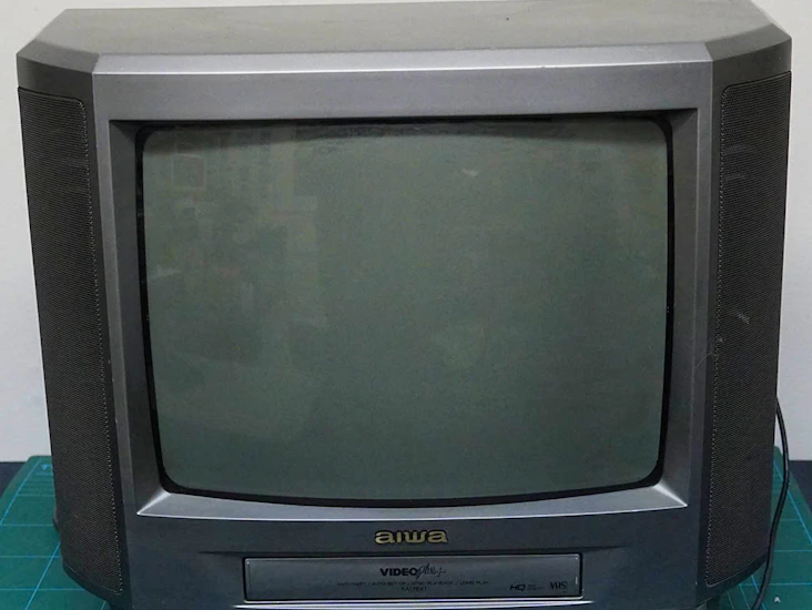 Aiwa vx-t147 crt tv, old style television