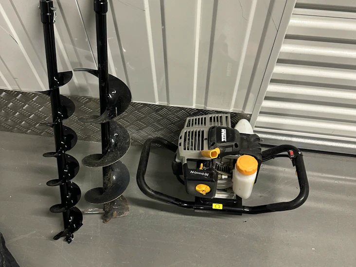 Titan petrol auger