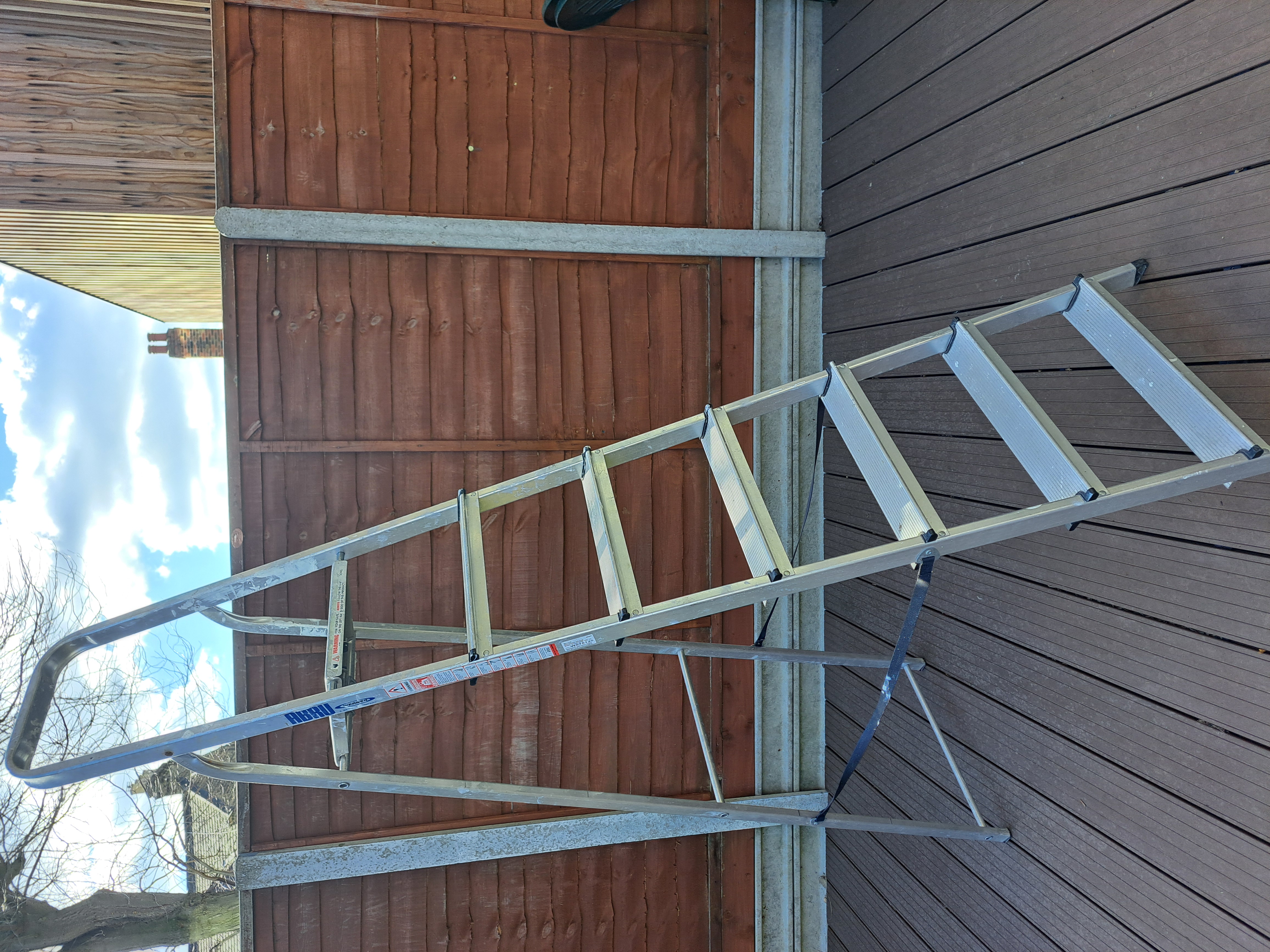 Tall aluminium stepladder (6-tread folding "a-frame")
