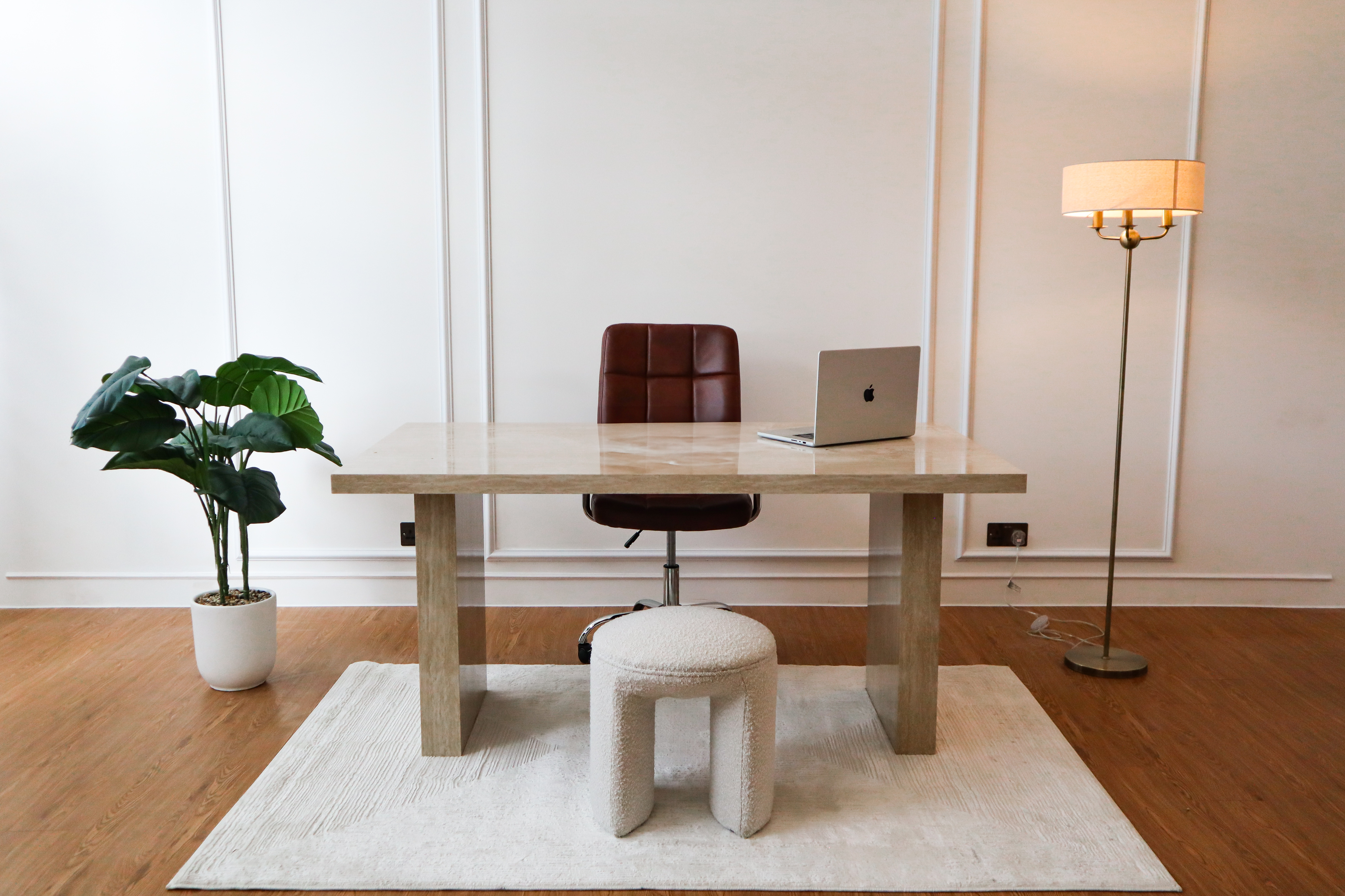 Ceo style office studio for photos/videos