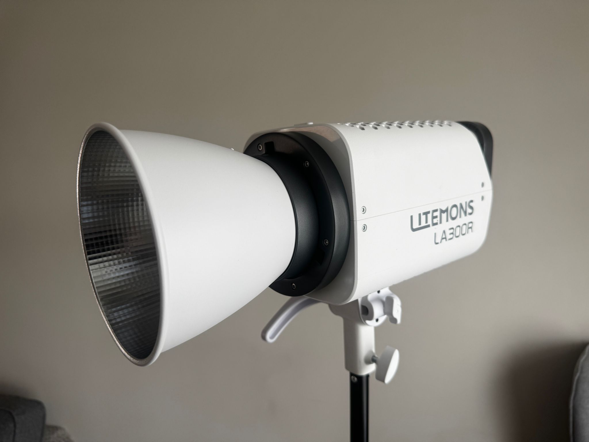 Godox litemons la300r full-colour rgb cob led studio light