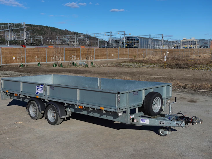 Solid ifor williams 3,5t åpen tilhenger m/kjørebru