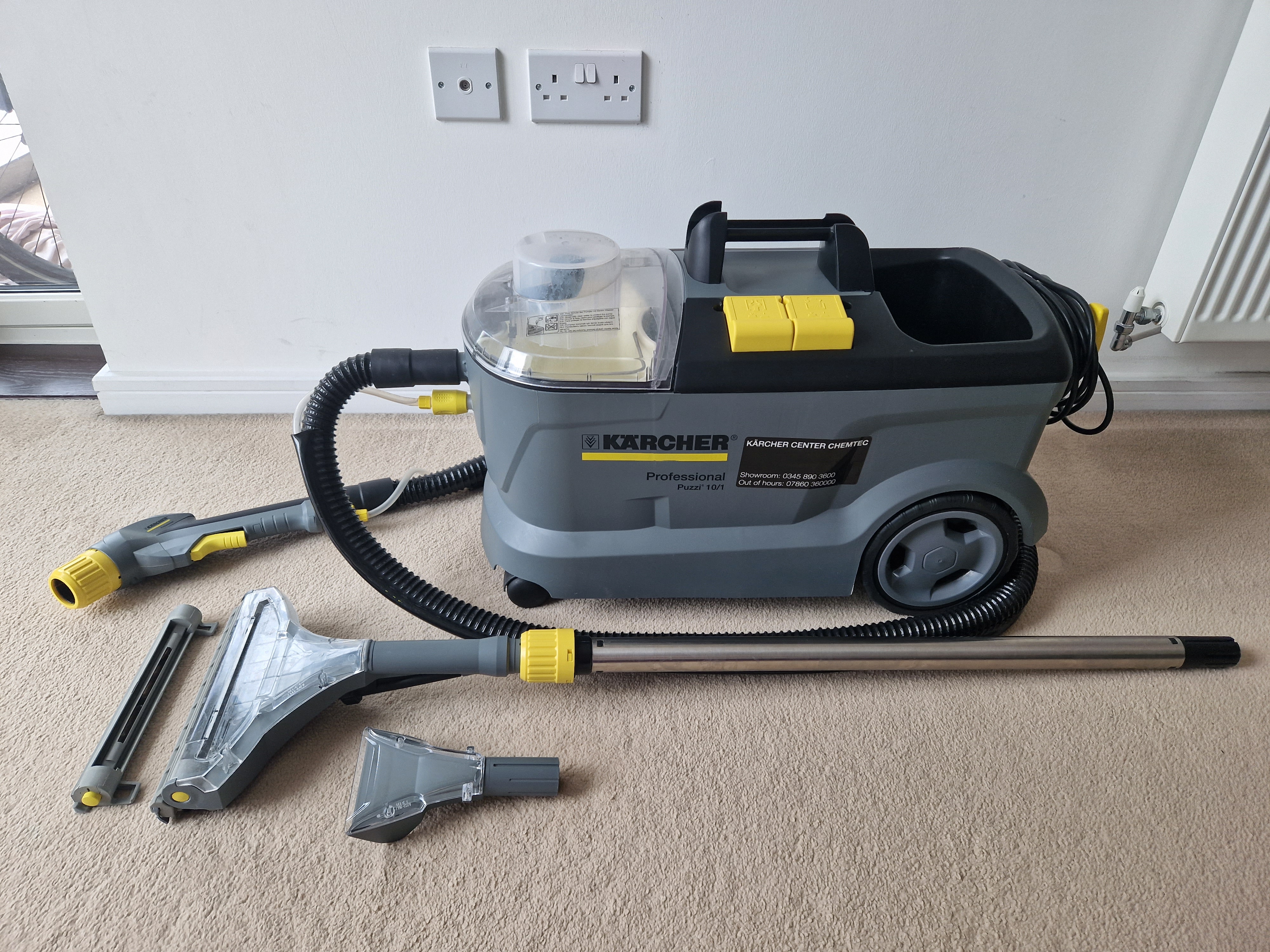 Professional carpet and upholstery cleaning machine karcher puzzi + cleaning tablets, canning town