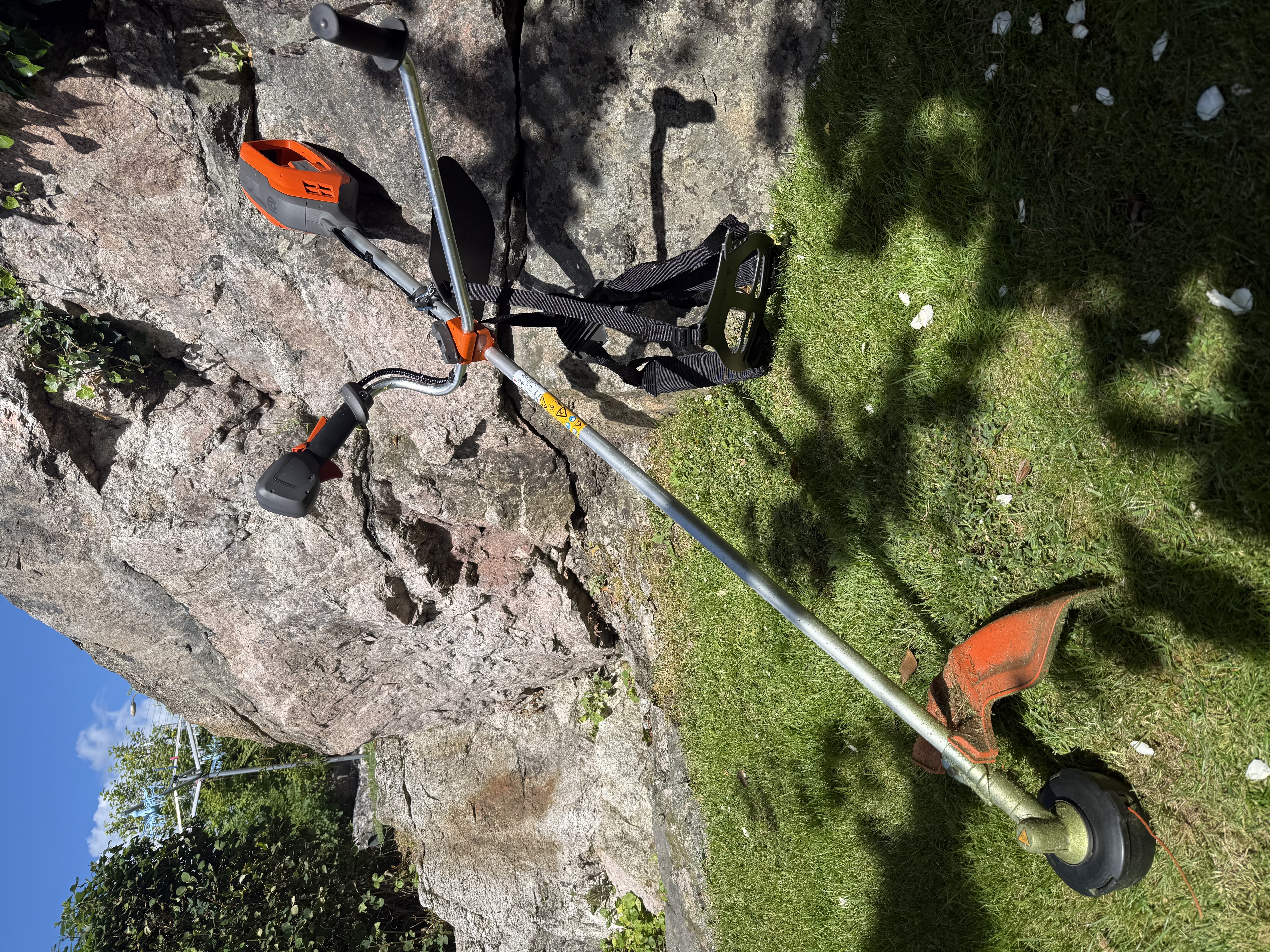 Husqvarna 325ir – batteridriven röjsåg (komplett paket)