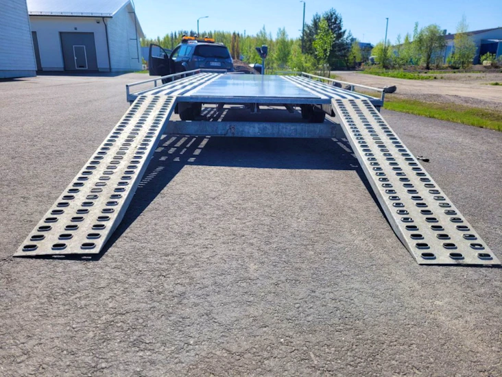 Kaksiakselinen autotraileri