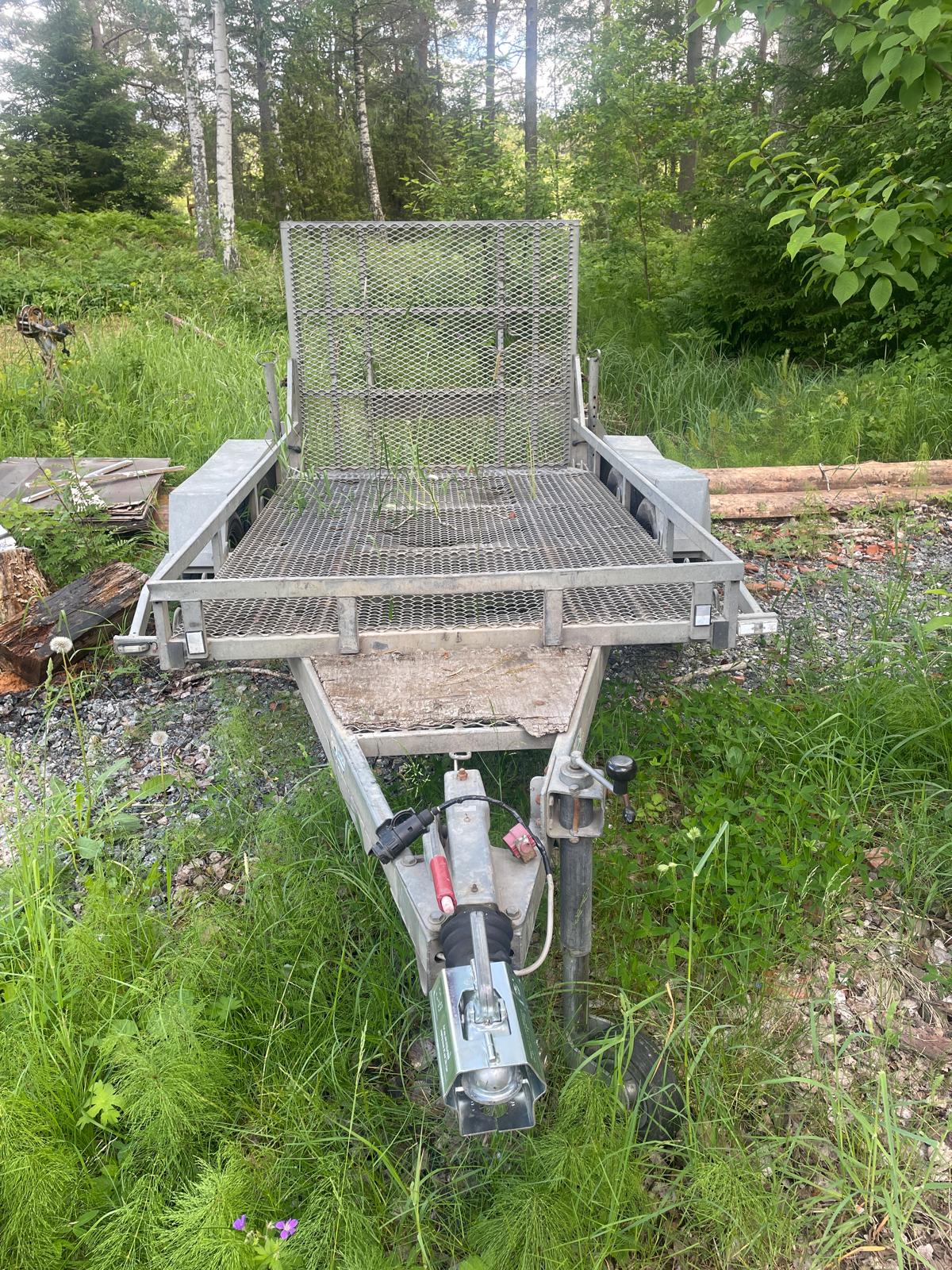 2-axlad maskinsläp- 2t