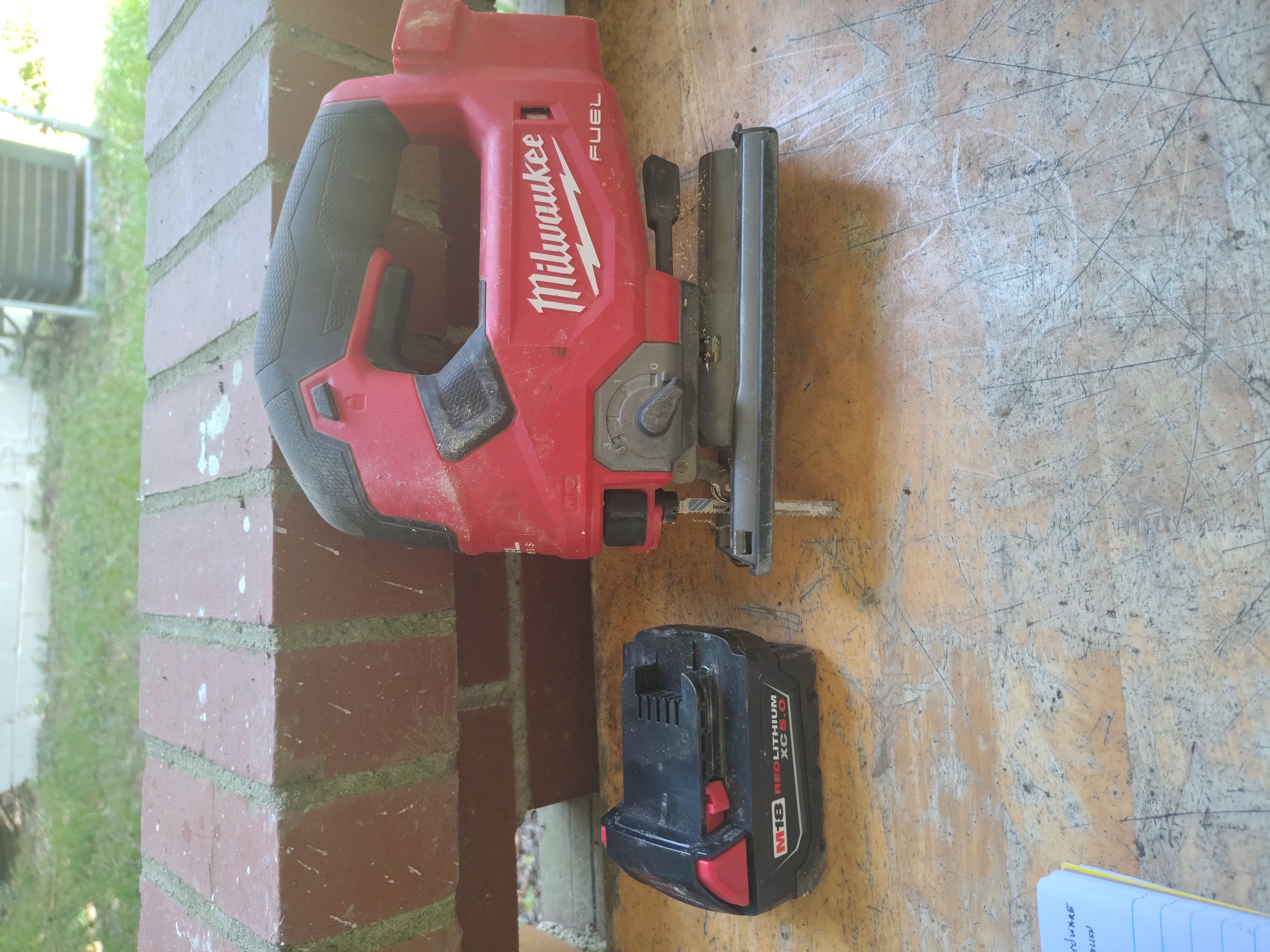 Milwaukee cordless jig saw