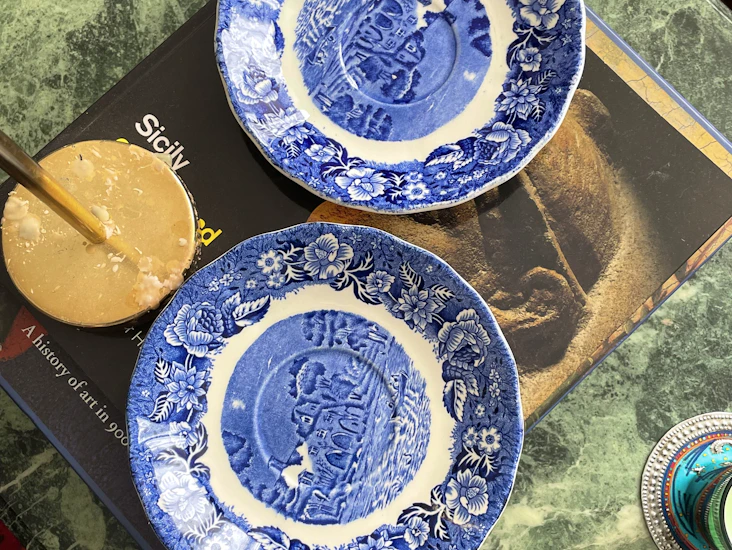 Stylish tea party side plates