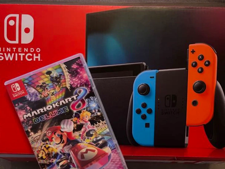 Nintendo switch, mario kart 8 deluxe, 4 kont.