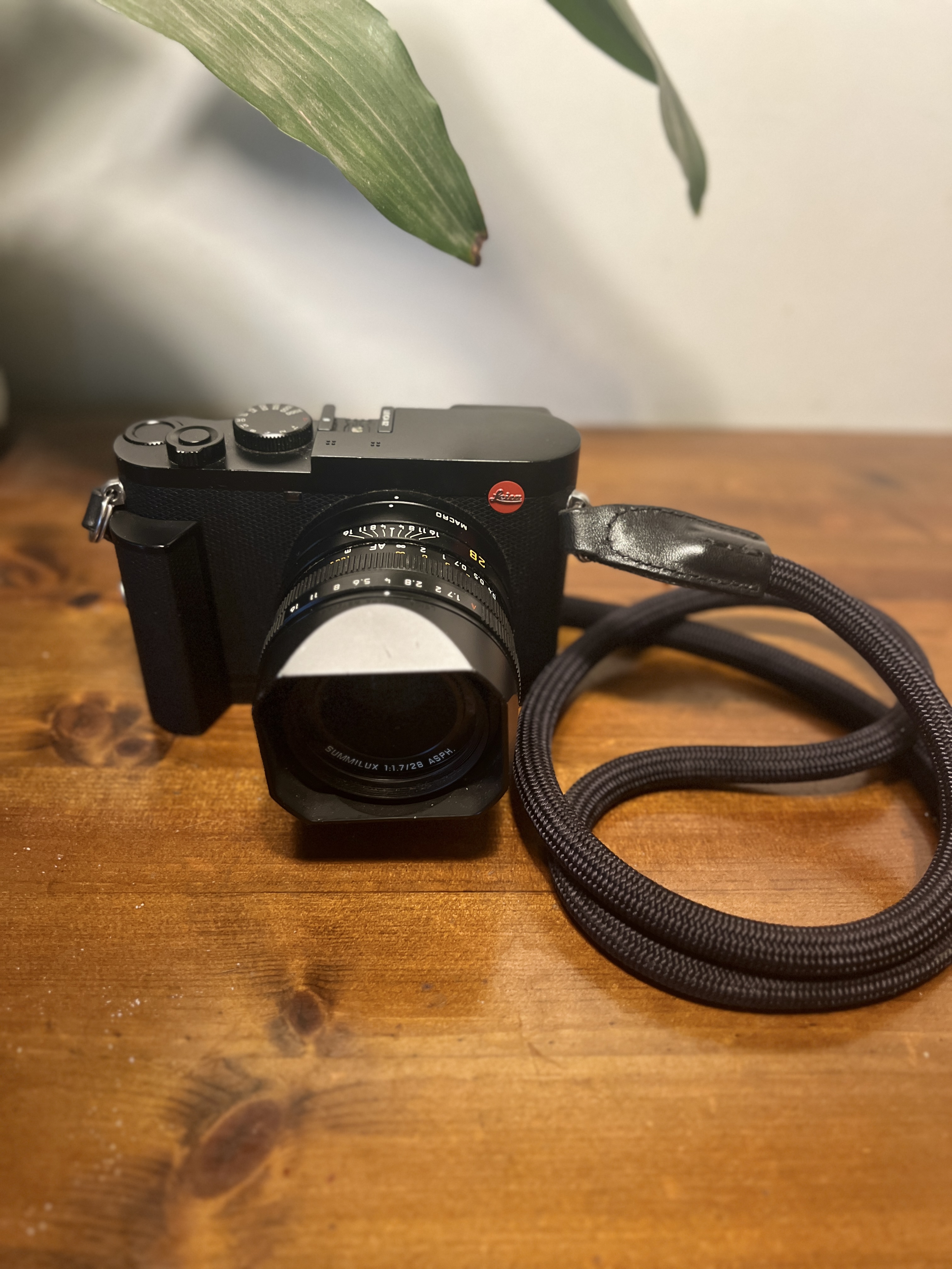 Leica q2