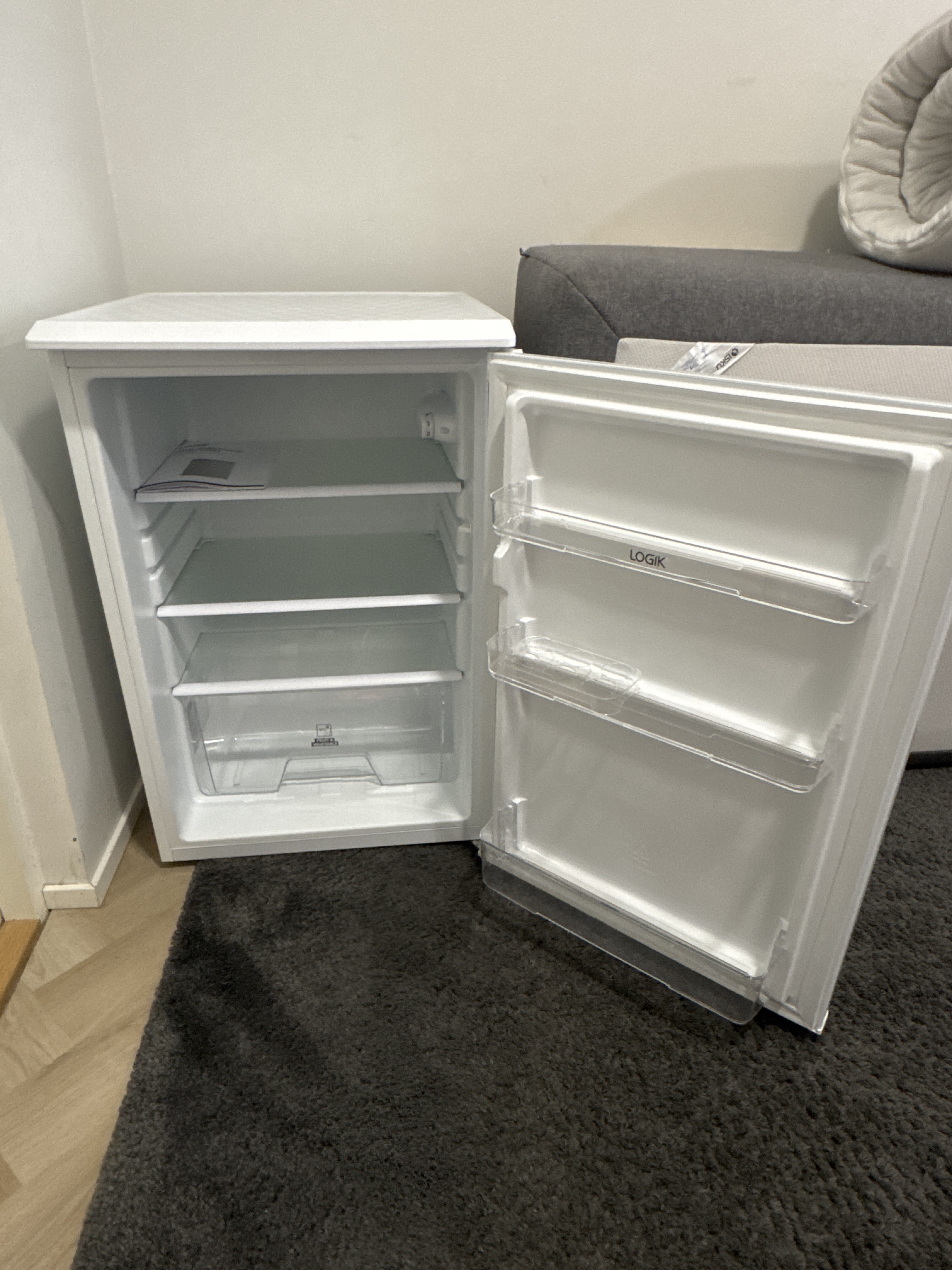 85 cm korkea jääkaappi juhliin 