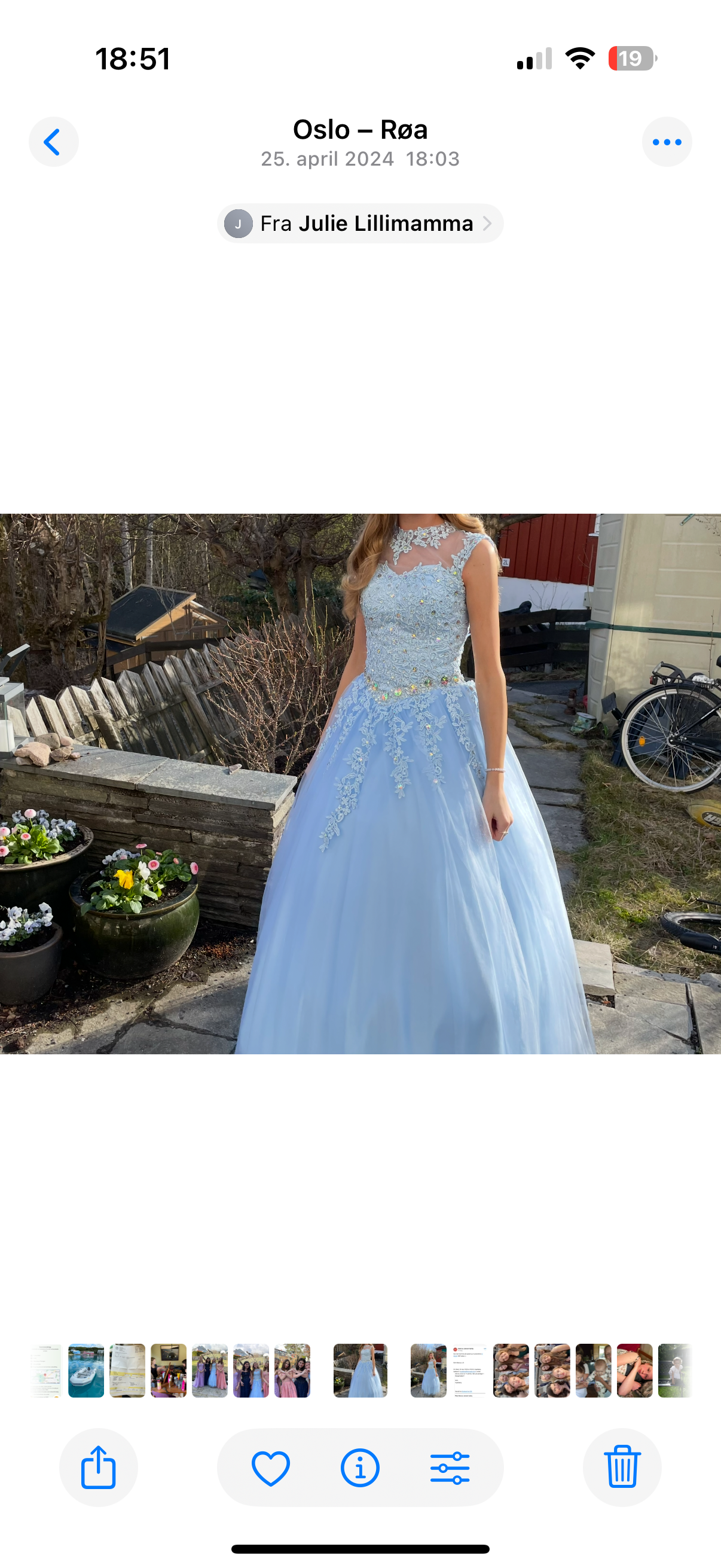 Nydelig lyseblå ballkjole 