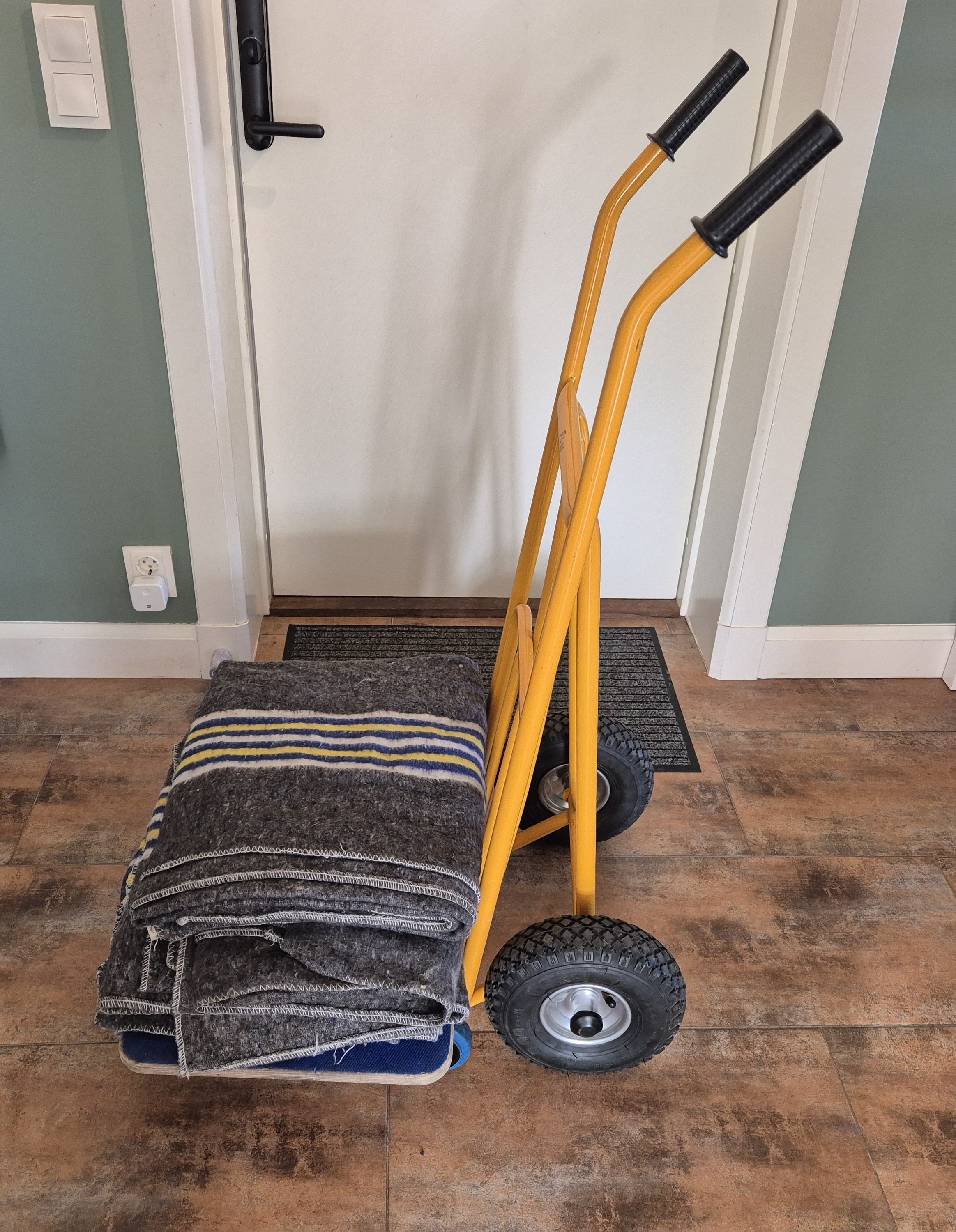 Pirra, tralla (möbelvagn), flyttfiltar