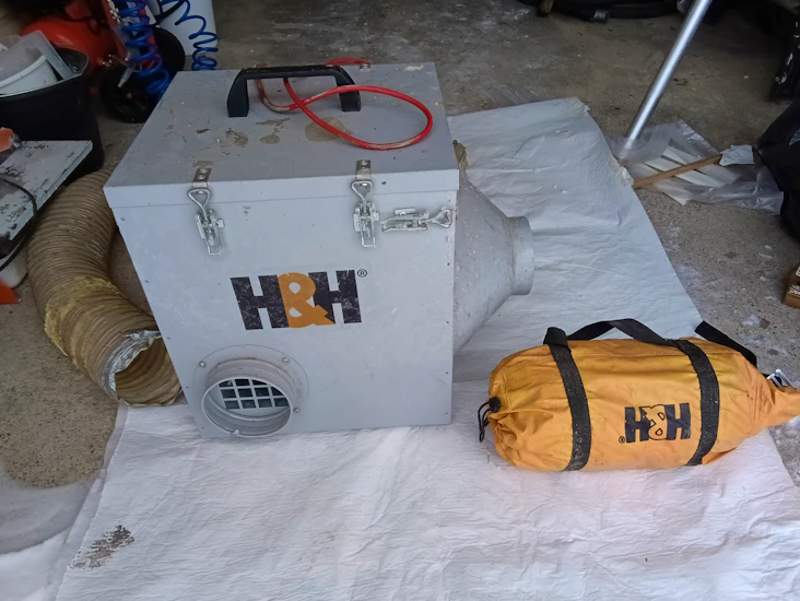 Alipainepumppu pölynhallintaan