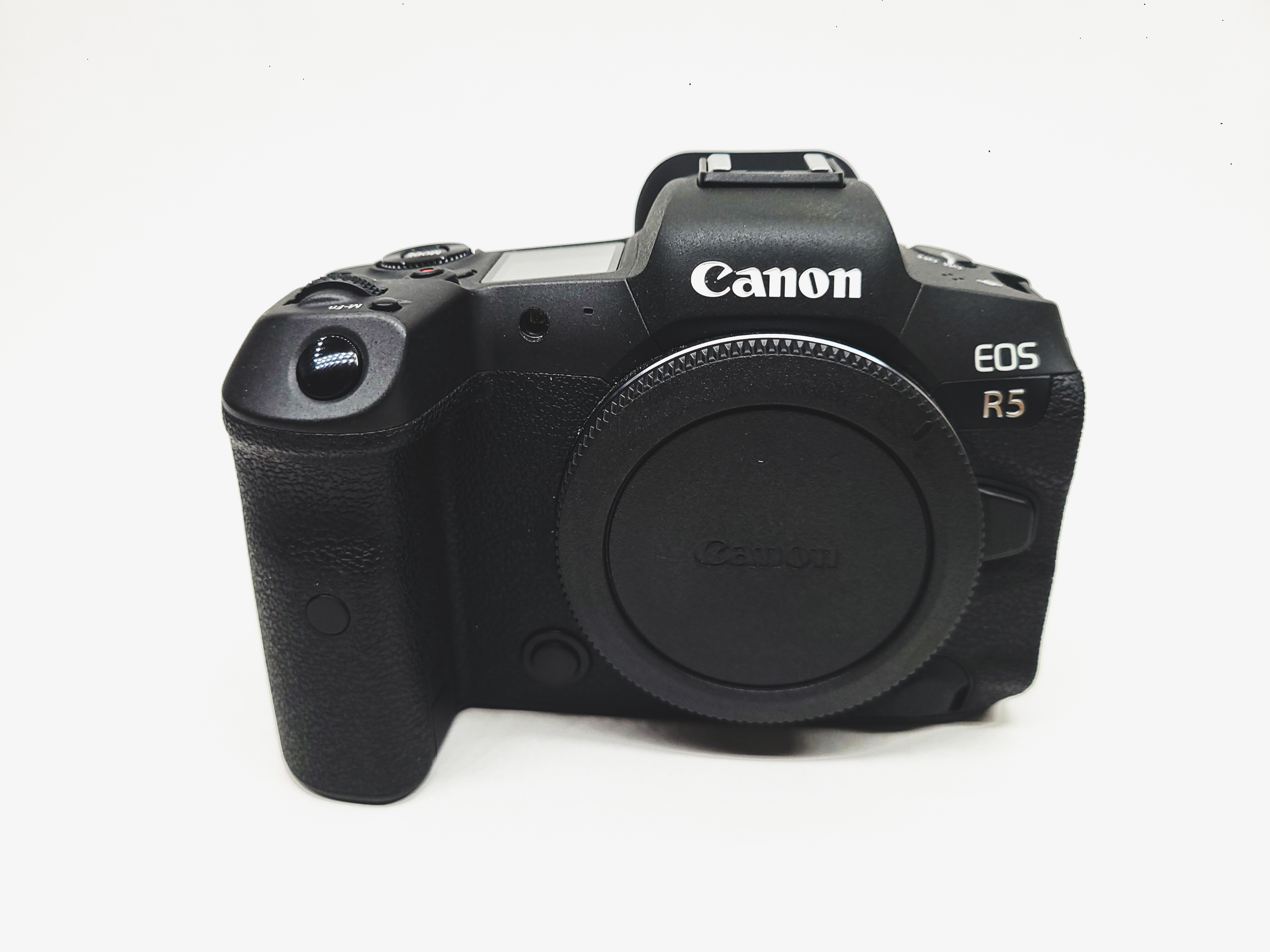 Canon r5 mirrorless camera