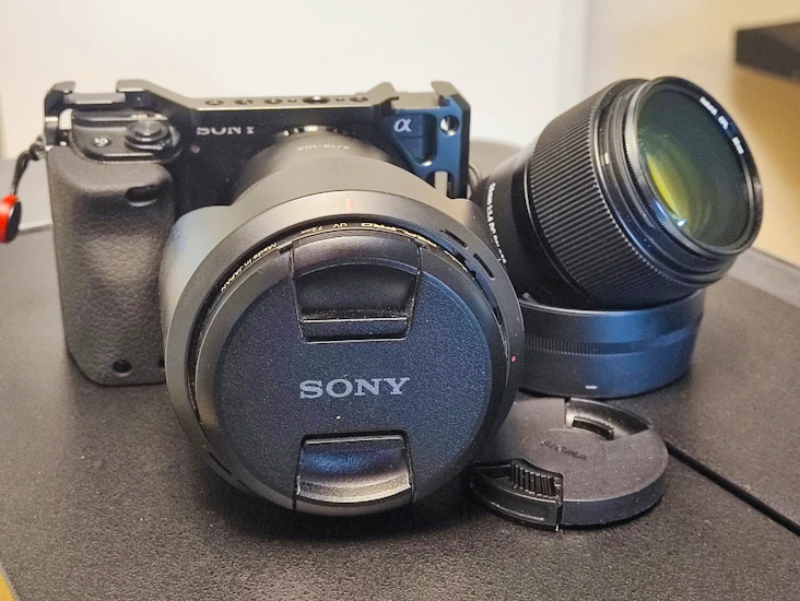 Sony a6300 + 2 objektiv