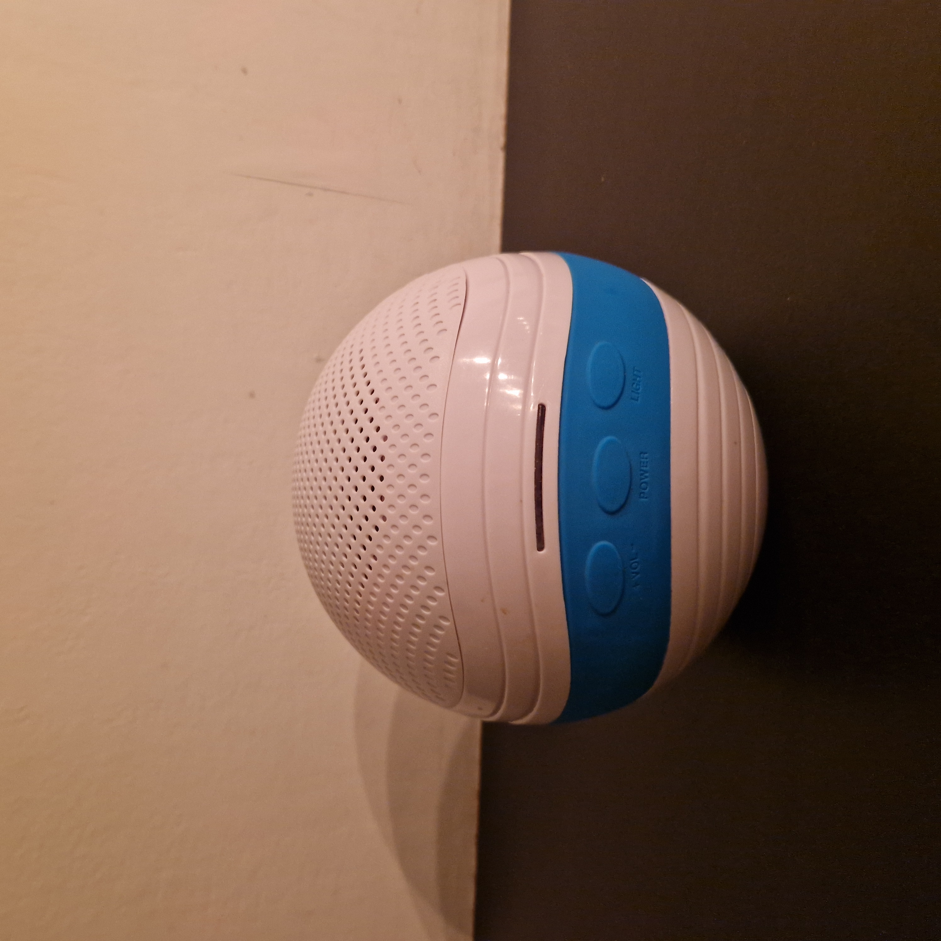Vattentålig högtalare