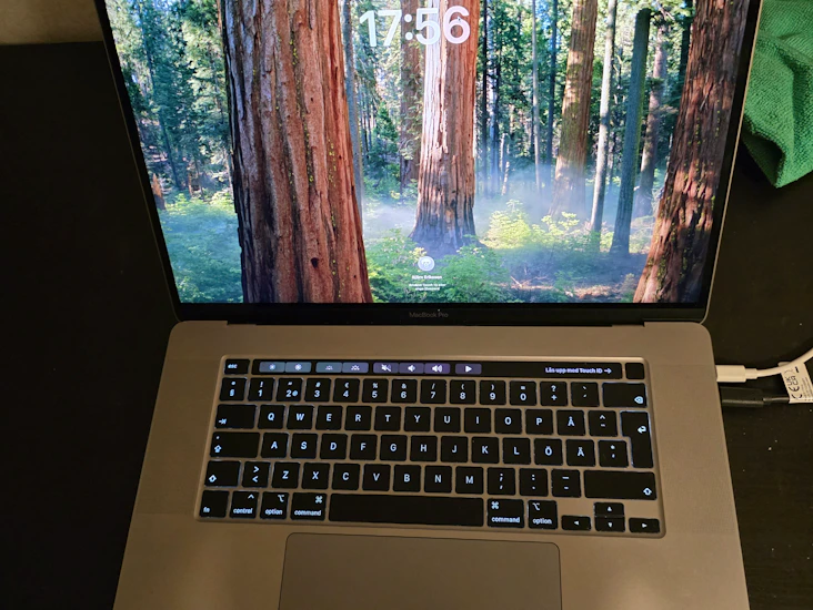 Macbook pro (2019) – kraftpaket för kreativa personer