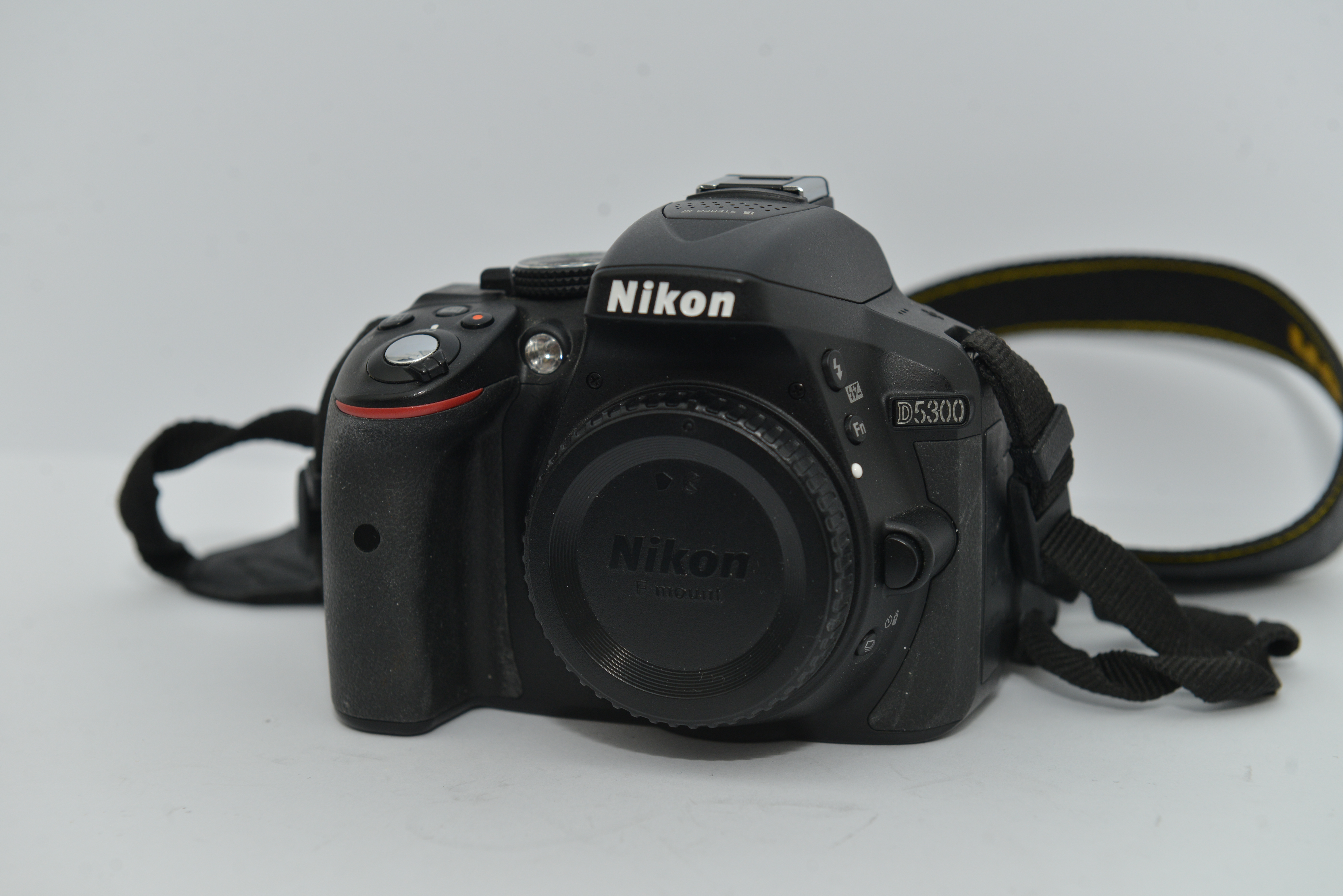 Nikon d5300 + tamron 18-270mm – fullt utrustad