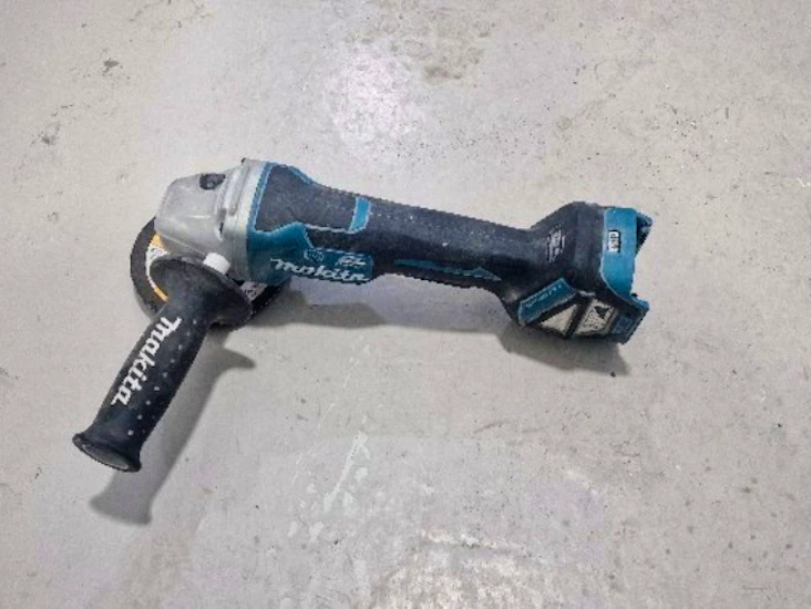 Batteridriven vinkelslip