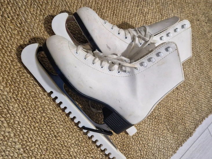 Naisten 39 luistimet