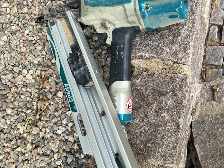 Makita spikpistol