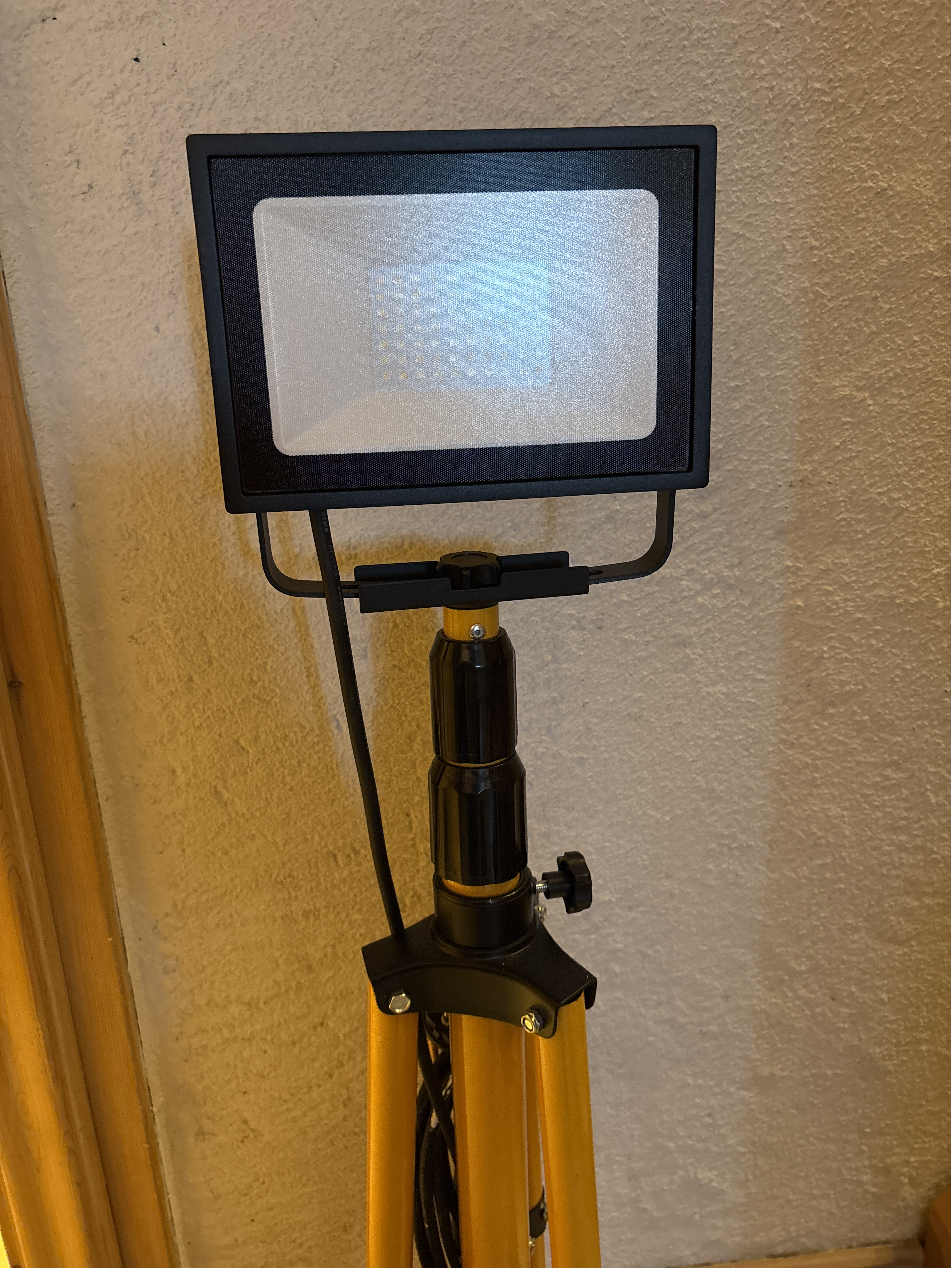 Led -arbeidslampe - med tripod 50w