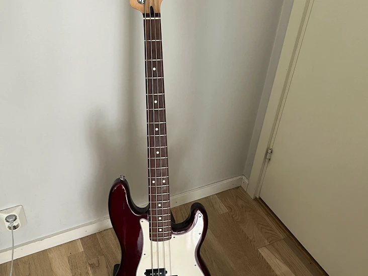 Fender p bass