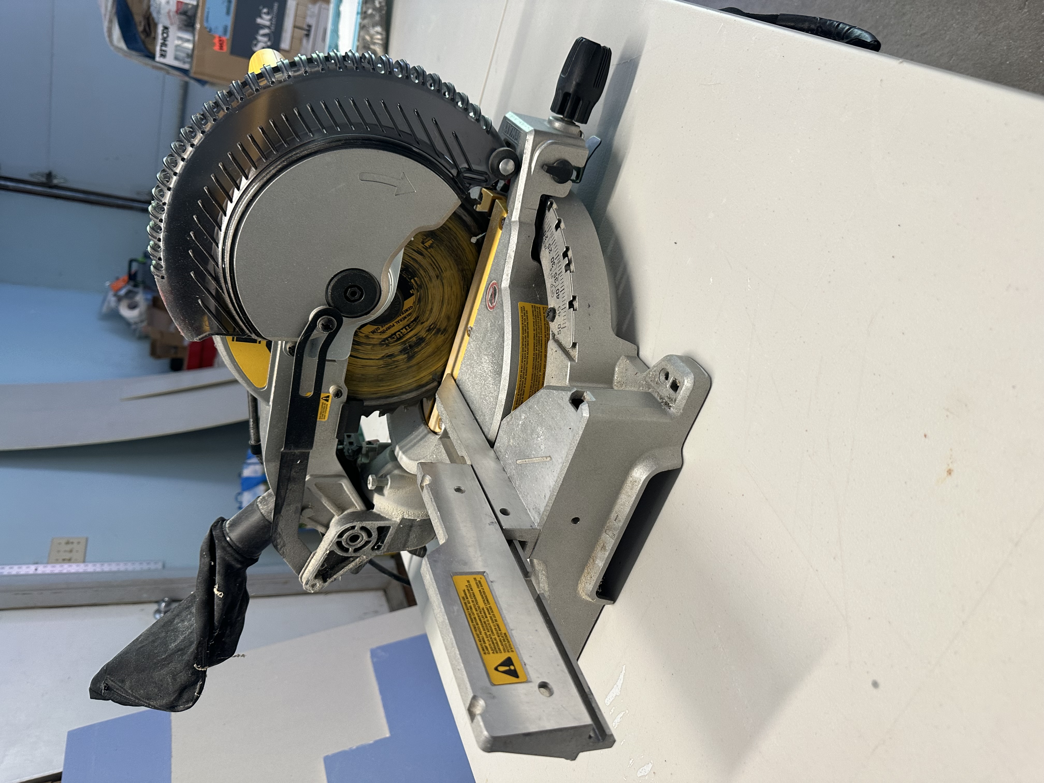 Dewalt 10-inch miter saw