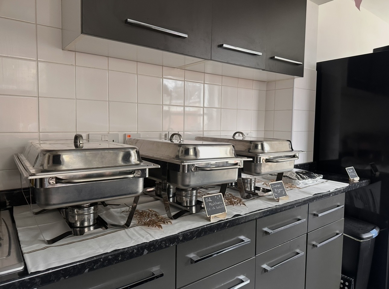 Luxury chafing dish set hire | buffet warmers for weddings, parties & events (8 available)