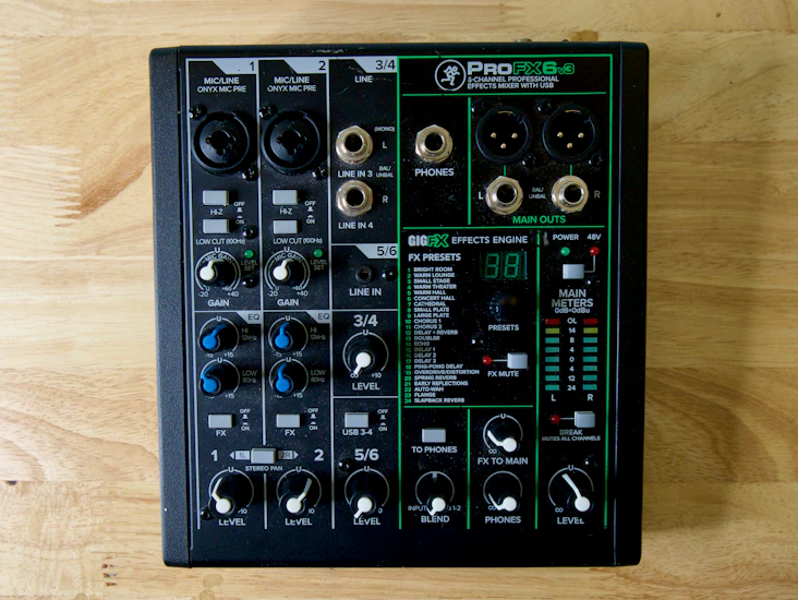 Mackie profx6v3 6-channel analog mixer with usb