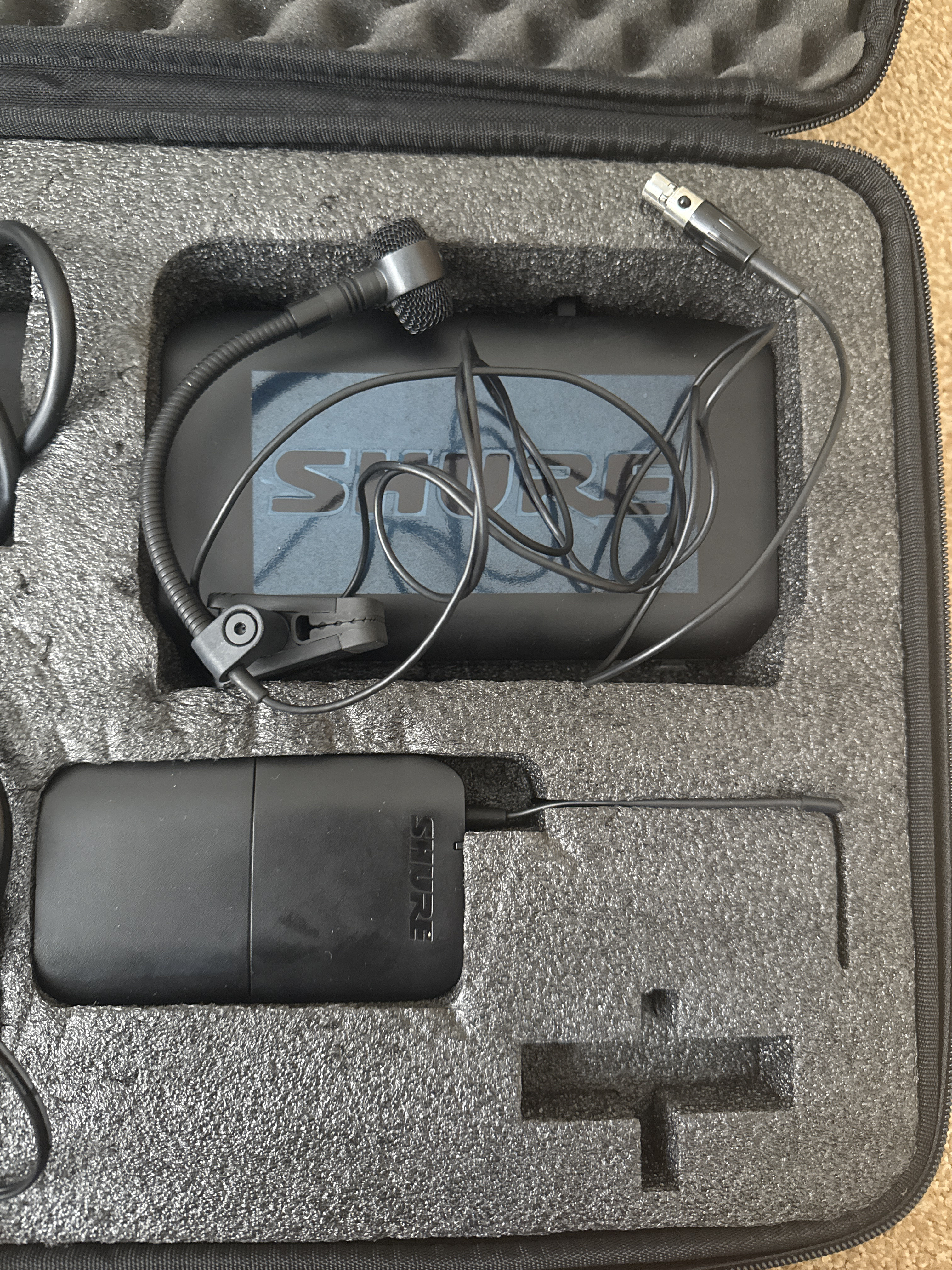 Wireless saxophone mic