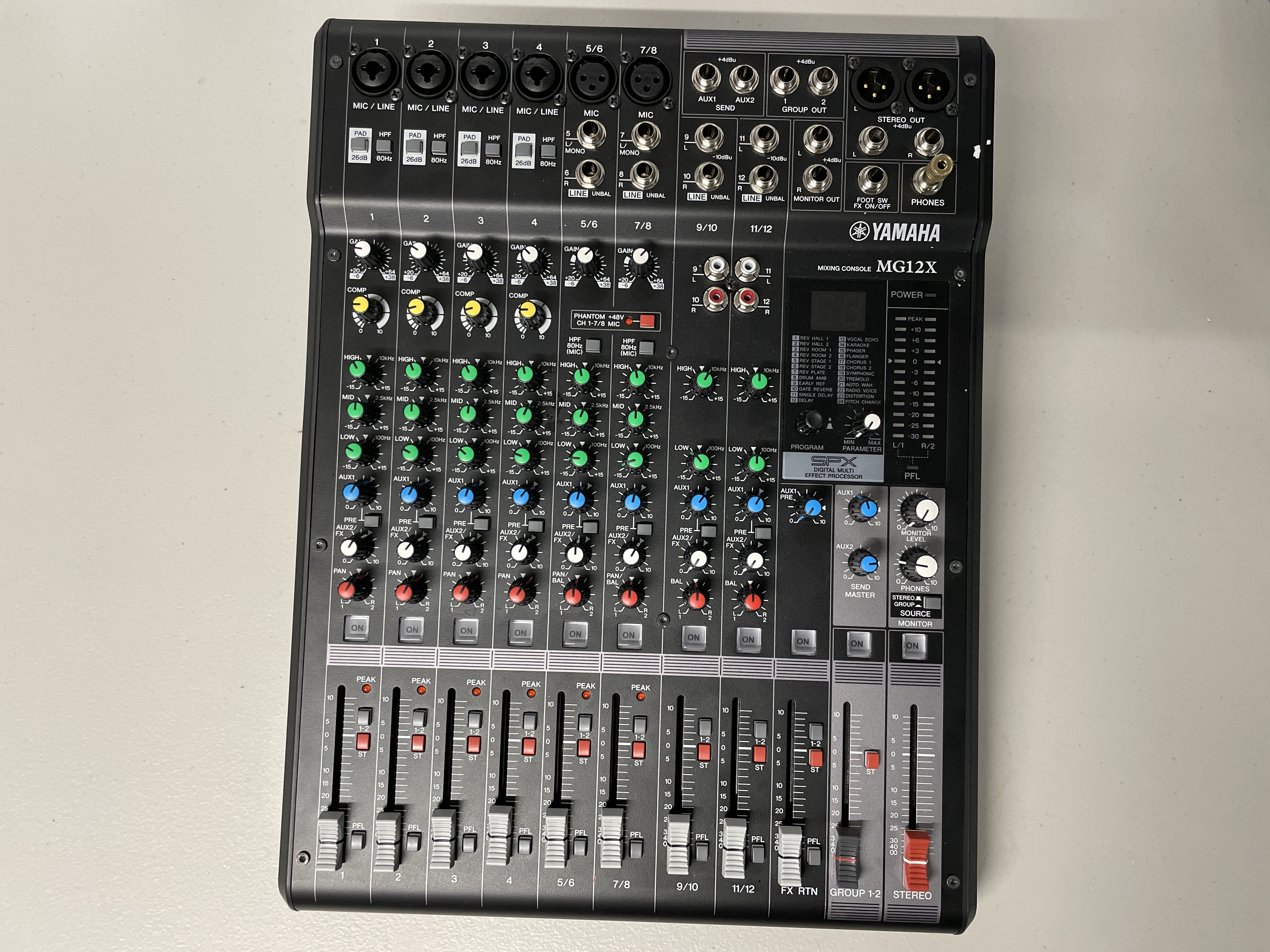 Yamaha mg12x mixing desk