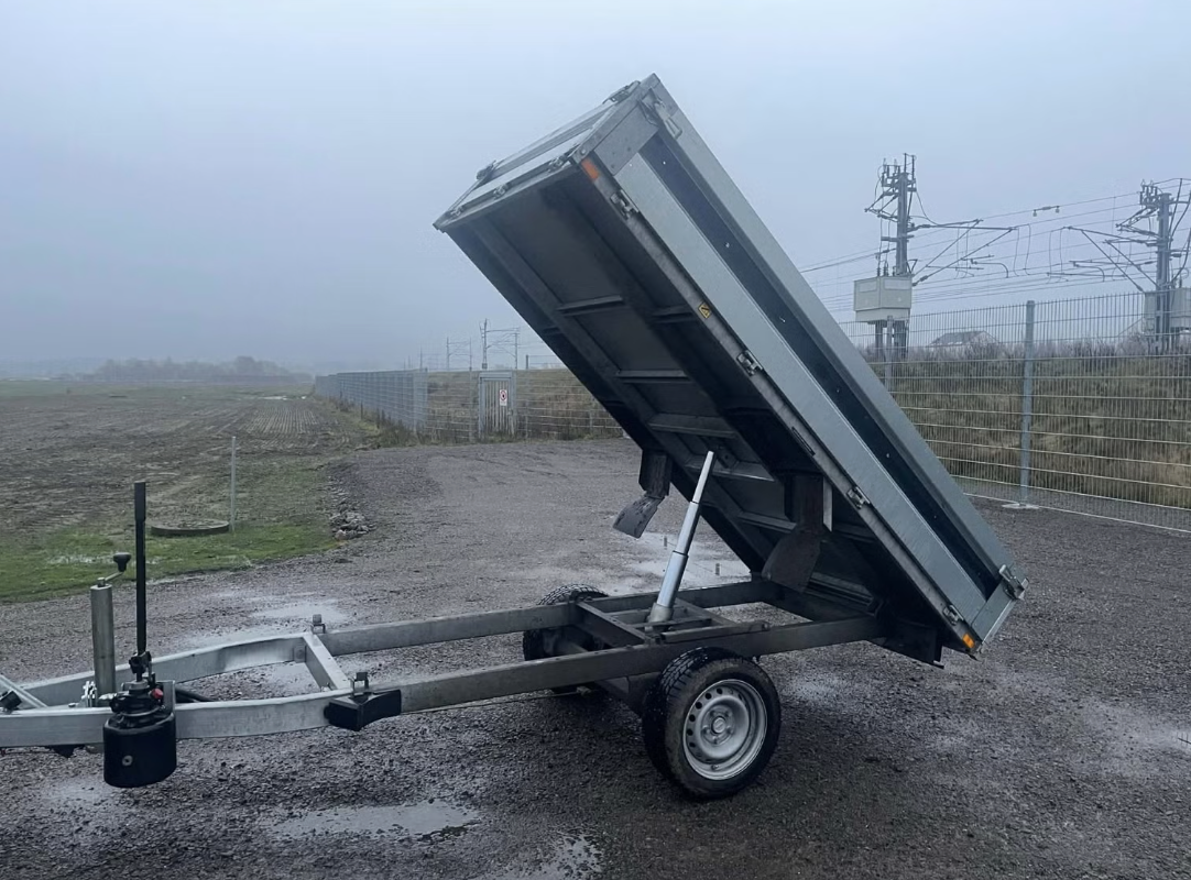 Tippsläp för vanligt b-körkort 1300 kg