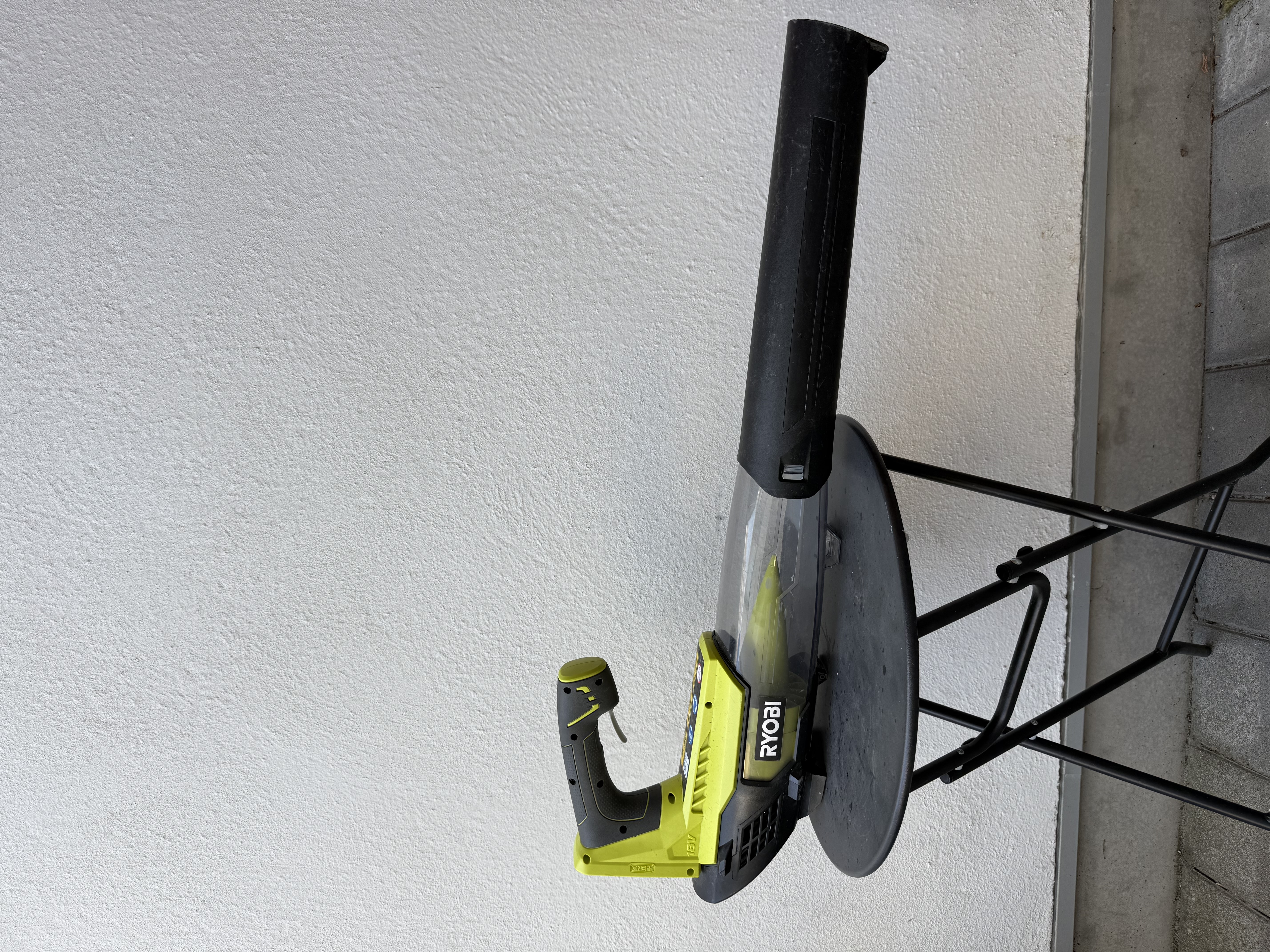 Ryobi one+ 18v lövblås – batteri & laddare ingår