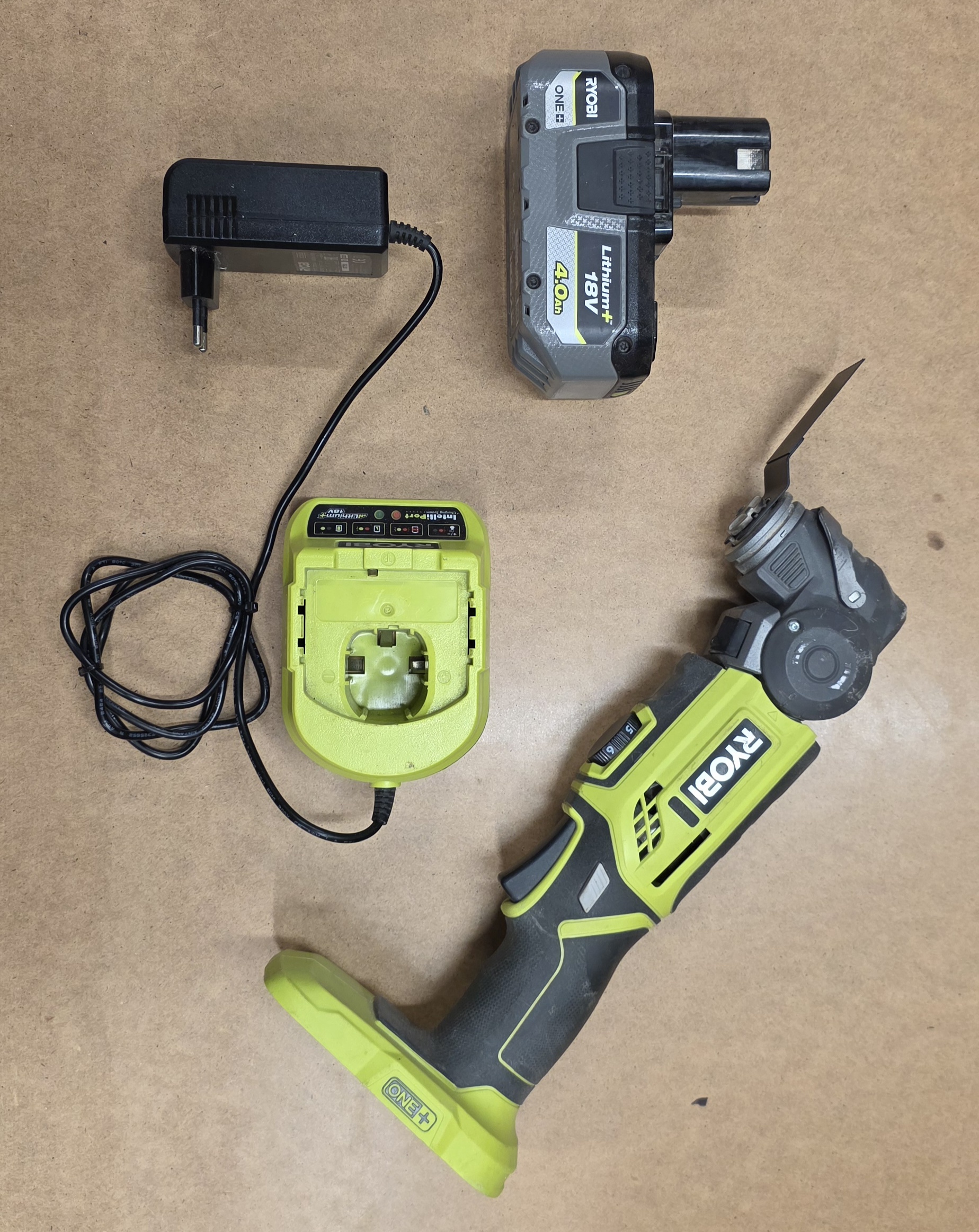 Ryobi - multiverktøy / feinsag 