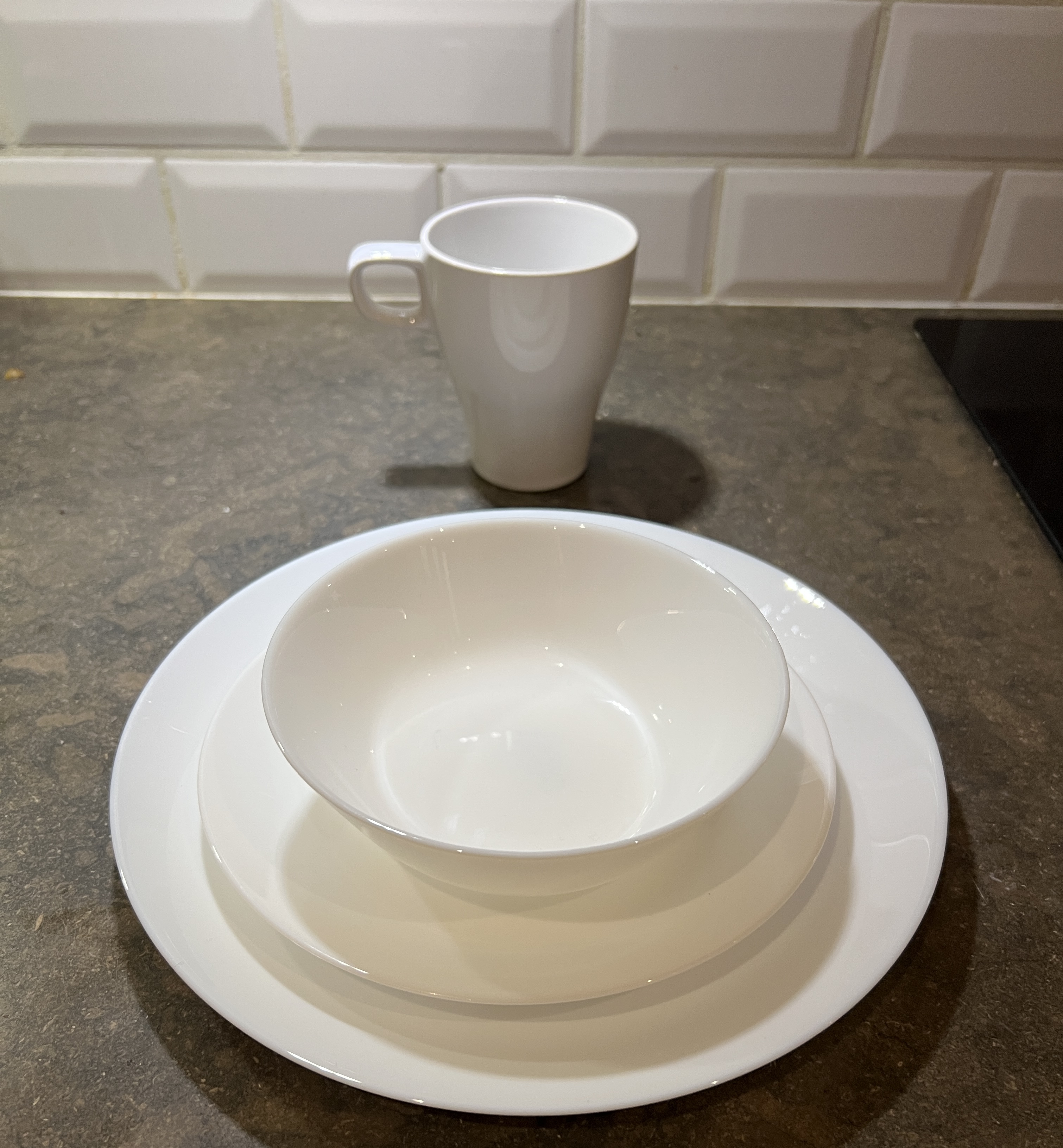 40 st tallrik, assiett, dessert/soppskål, kaffemugg