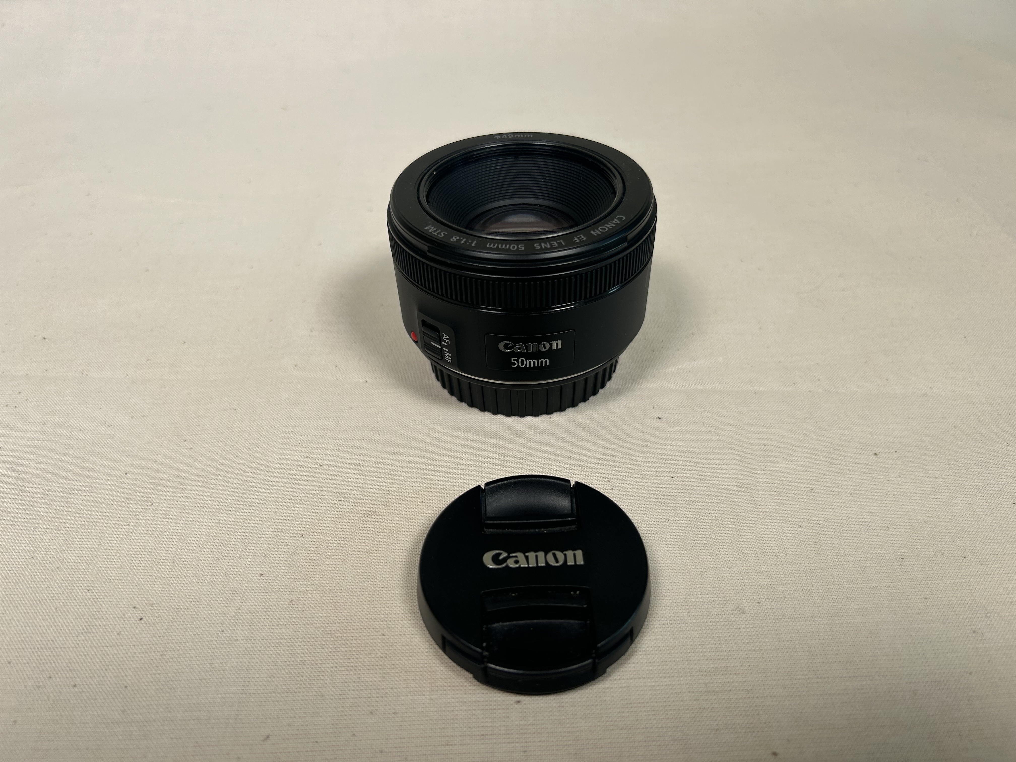 Canon ef mount, f1.8, 50mm lens 