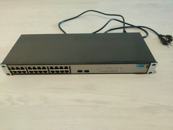 24-porttinen gigabit-kytkin