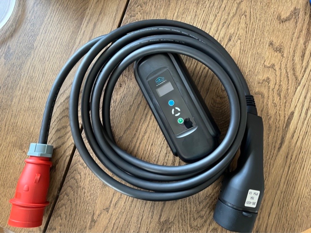 11kw 3-fas mobil typ 2 laddare med röd cee