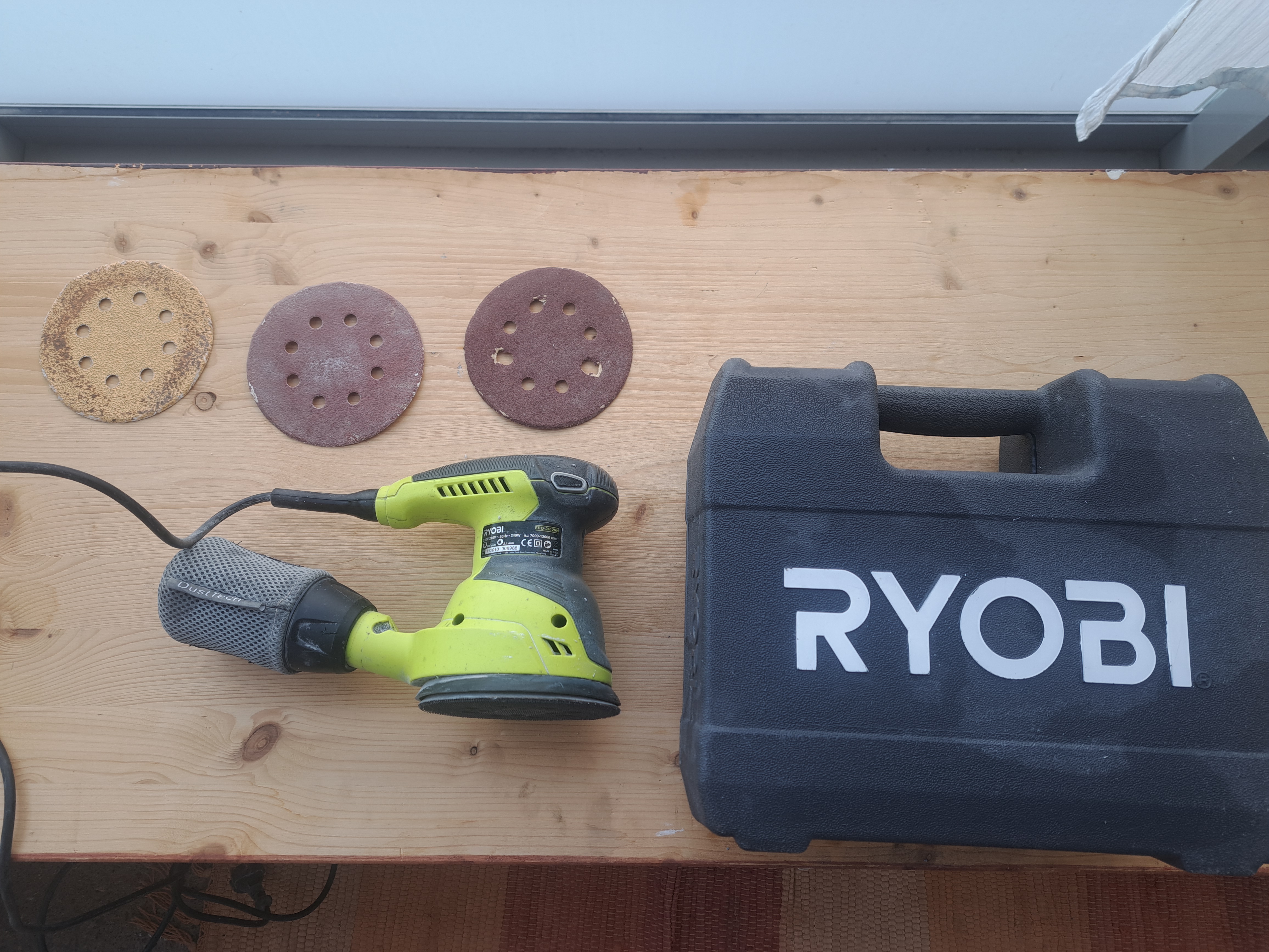 Ryobi epäkesko hiomakone