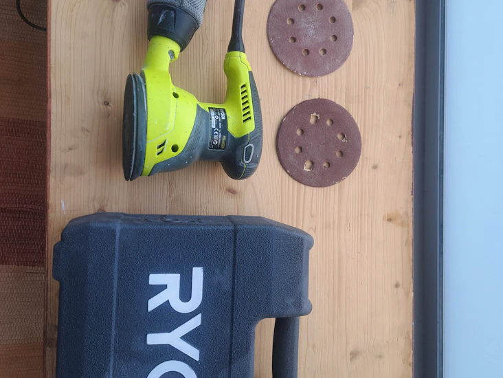 Ryobi epäkesko hiomakone
