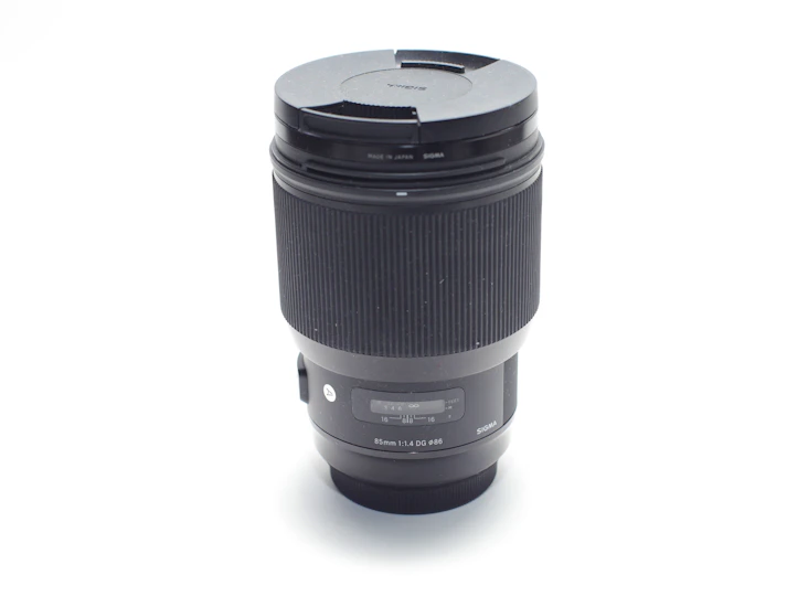 Sigma 85mm f/1.4 art lens - canon ef mount