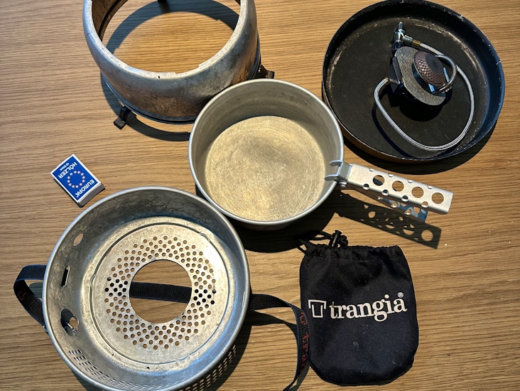 Trangia kaasupolttimella + asiasto